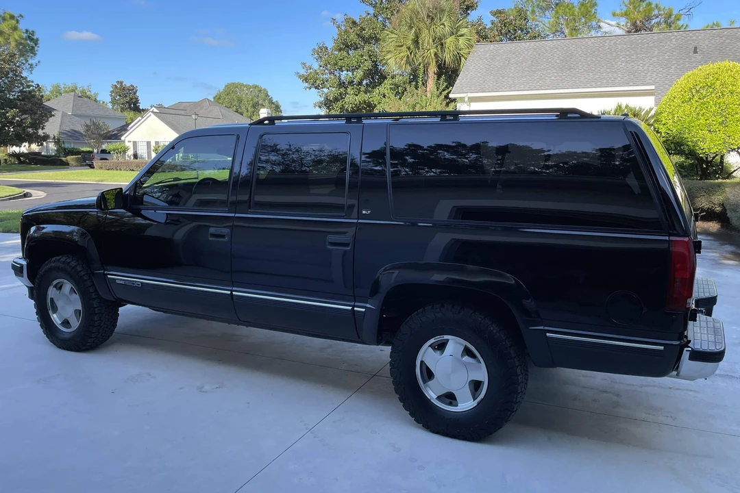 1998 GMC Suburban 8th Gen - Image 4 of 31