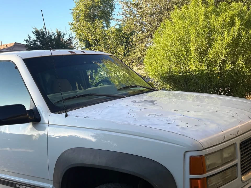 1998 GMC Suburban - Image 4 of 10