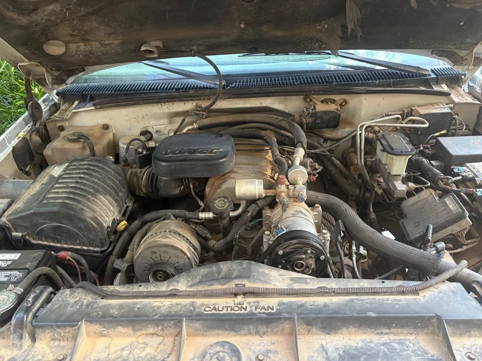 1998 GMC Suburban - Image 10 of 10
