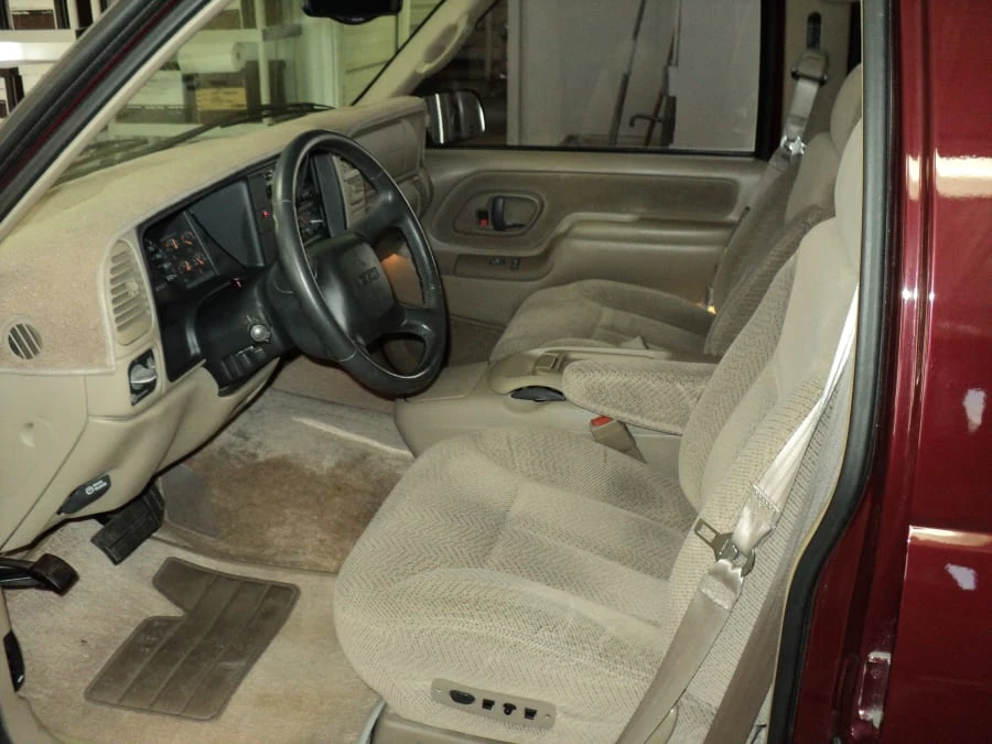 1998 GMC Suburban 8th Gen - Image 3 of 5