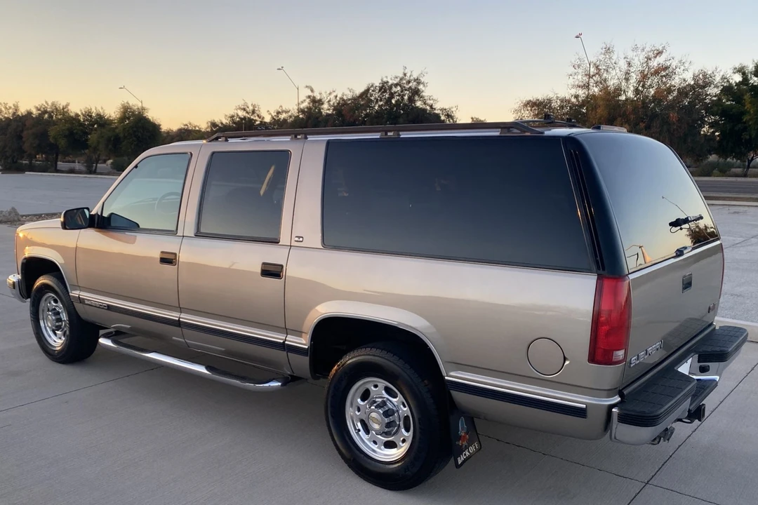 1998 GMC Suburban 8th Gen - Image 29 of 31
