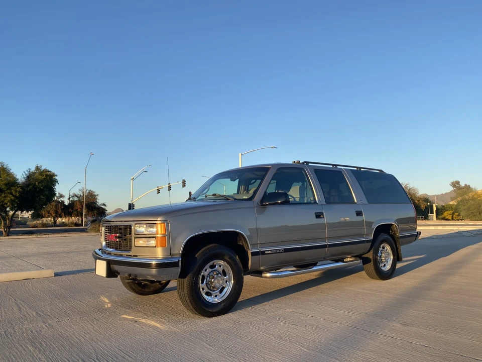 1998 GMC Suburban 8th Gen - Image 14 of 31