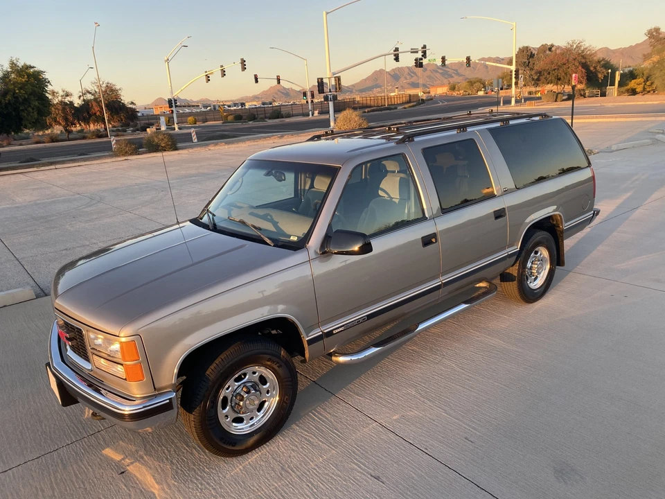1998 GMC Suburban 8th Gen - Image 16 of 31