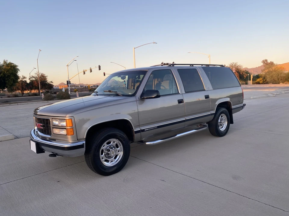 1998 GMC Suburban 8th Gen - Image 10 of 31