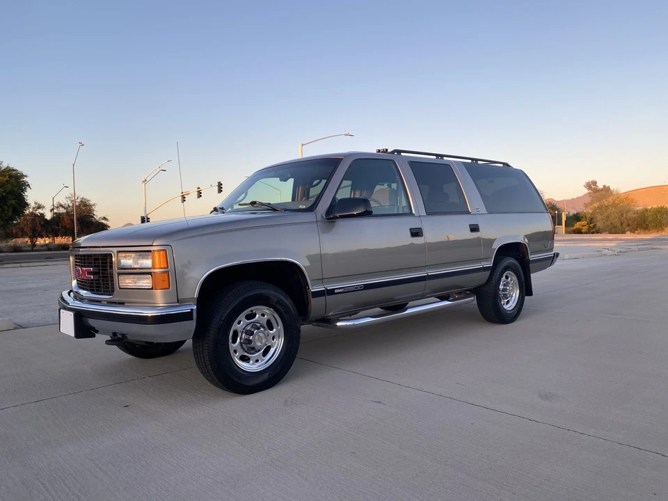 1998 GMC Suburban 8th Gen - Image 11 of 31
