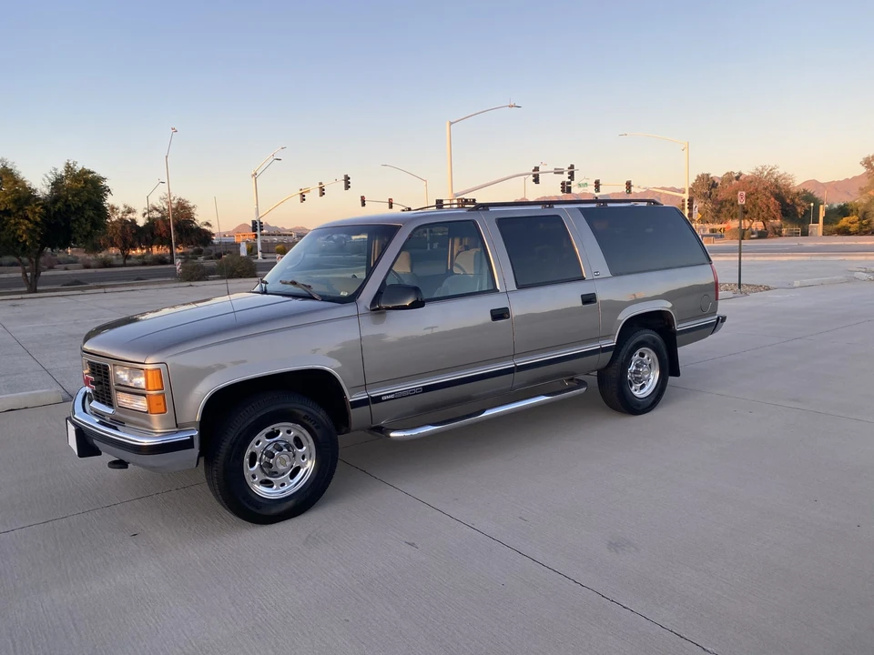 1998 GMC Suburban 8th Gen - Image 19 of 31