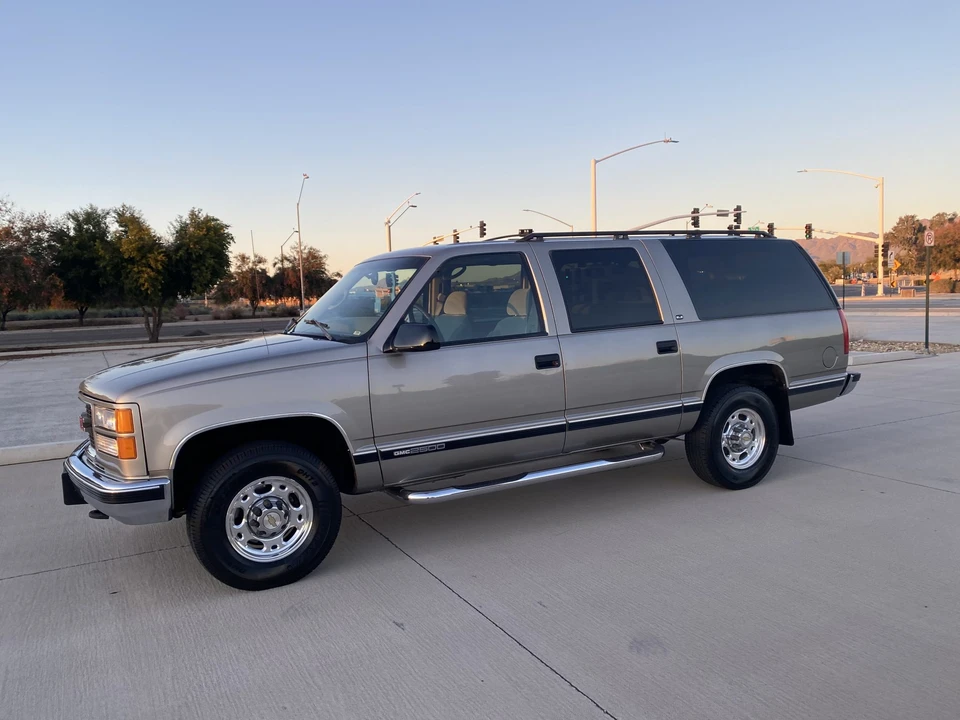 1998 GMC Suburban 8th Gen - Image 20 of 31