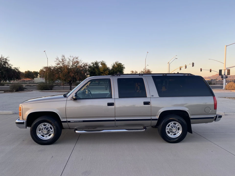 1998 GMC Suburban 8th Gen - Image 22 of 31