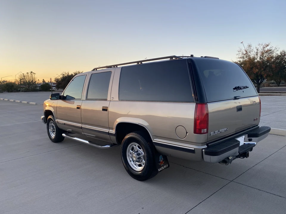 1998 GMC Suburban 8th Gen - Image 30 of 31