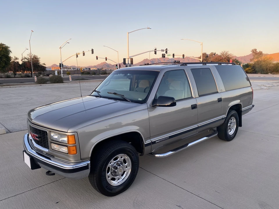 1998 GMC Suburban 8th Gen - Image 18 of 31