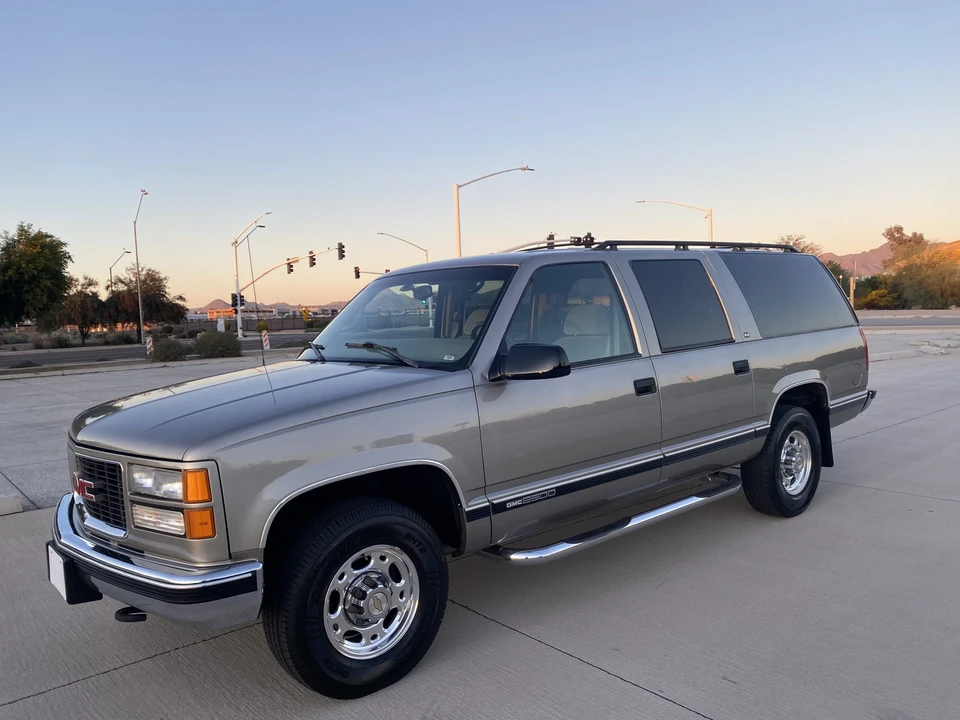 1998 GMC Suburban 8th Gen - Image 12 of 31