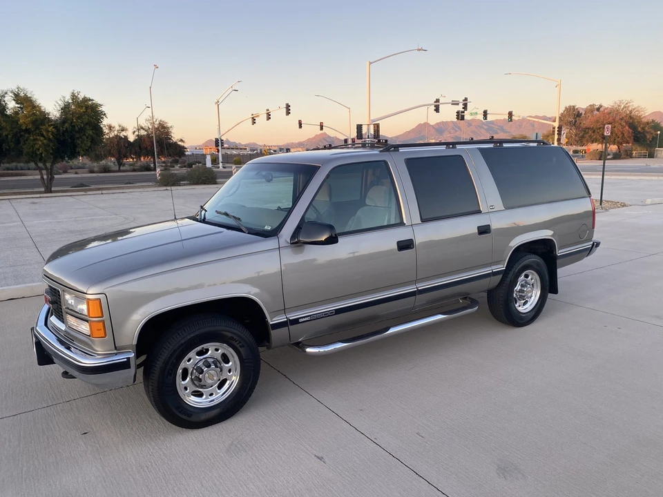 1998 GMC Suburban 8th Gen - Image 17 of 31