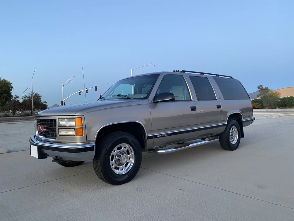 1998 GMC Suburban 8th Gen - Image 8 of 31