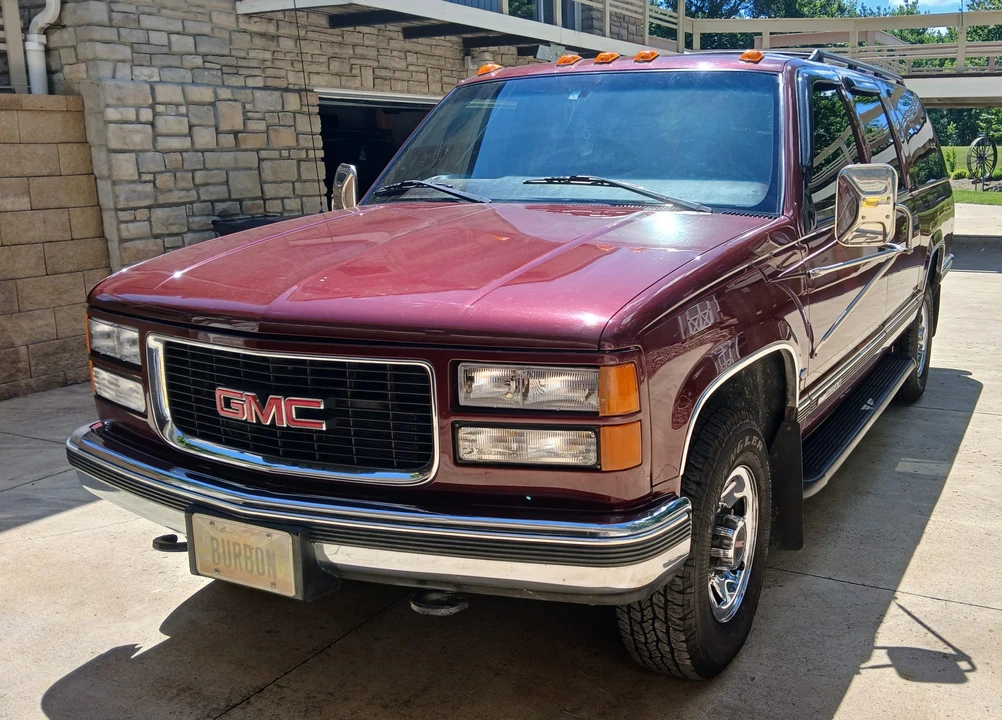1998 GMC Suburban 8th Gen - Image 6 of 31