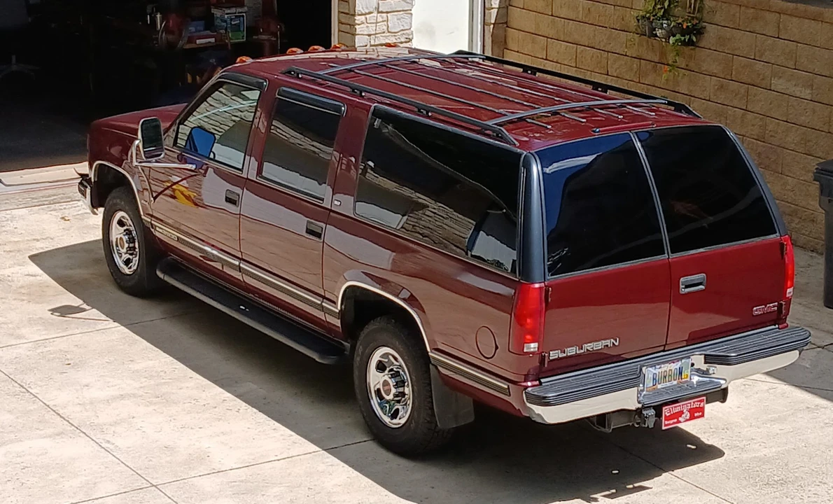 1998 GMC Suburban 8th Gen - Image 12 of 31