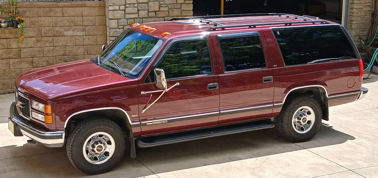 1998 GMC Suburban 8th Gen - Image 7 of 31
