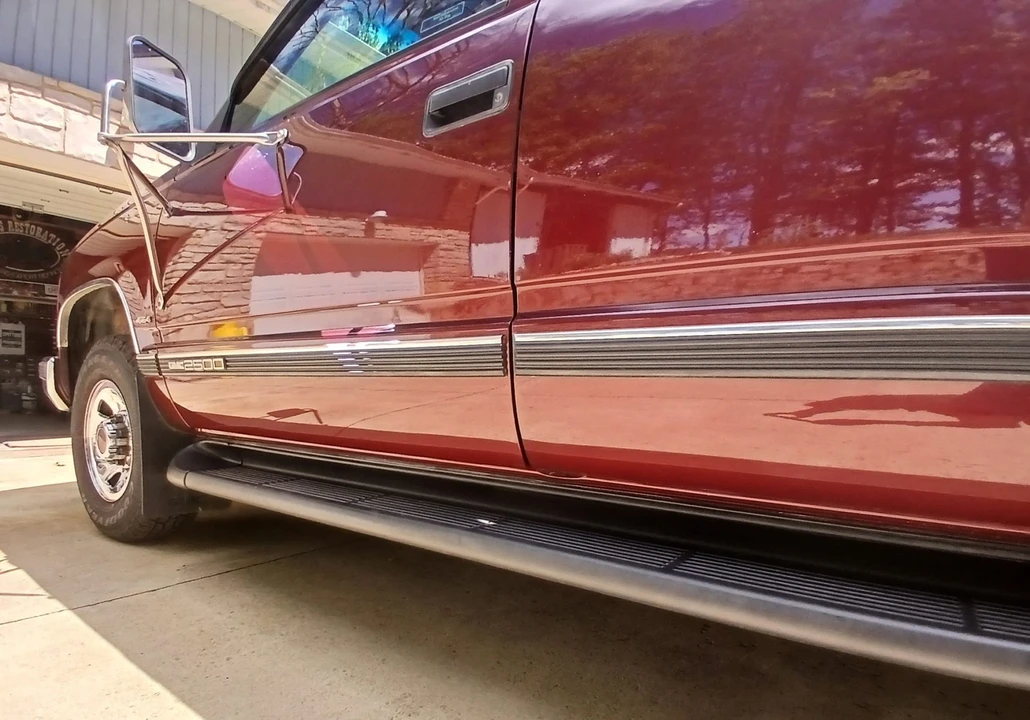 1998 GMC Suburban 8th Gen - Image 31 of 31
