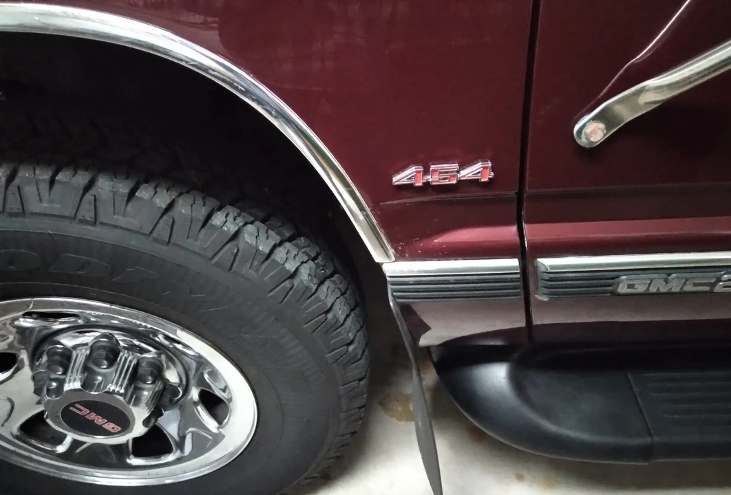 1998 GMC Suburban 8th Gen - Image 27 of 31