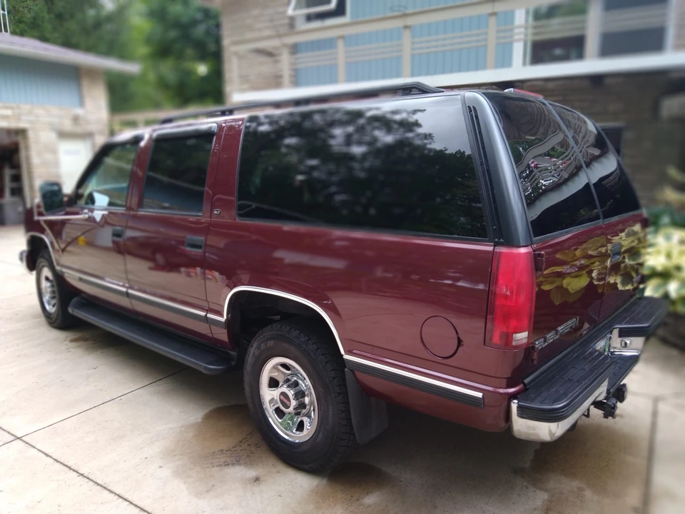 1998 GMC Suburban 8th Gen - Image 10 of 31