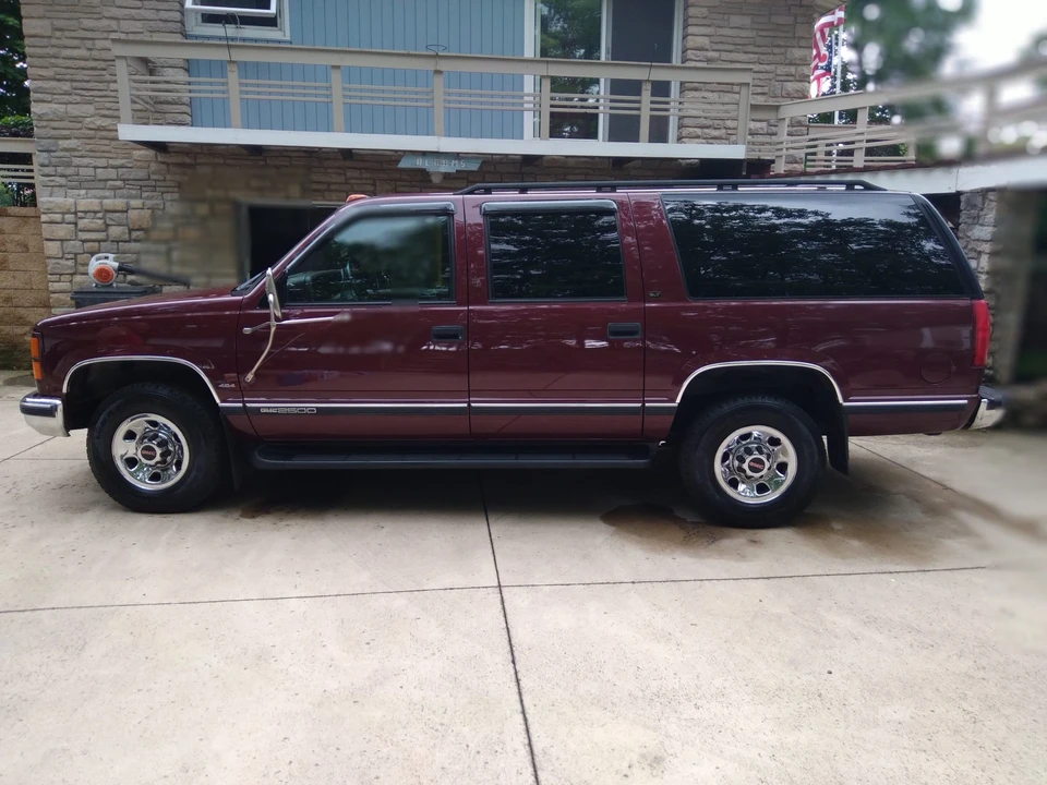 1998 GMC Suburban 8th Gen - Image 9 of 31