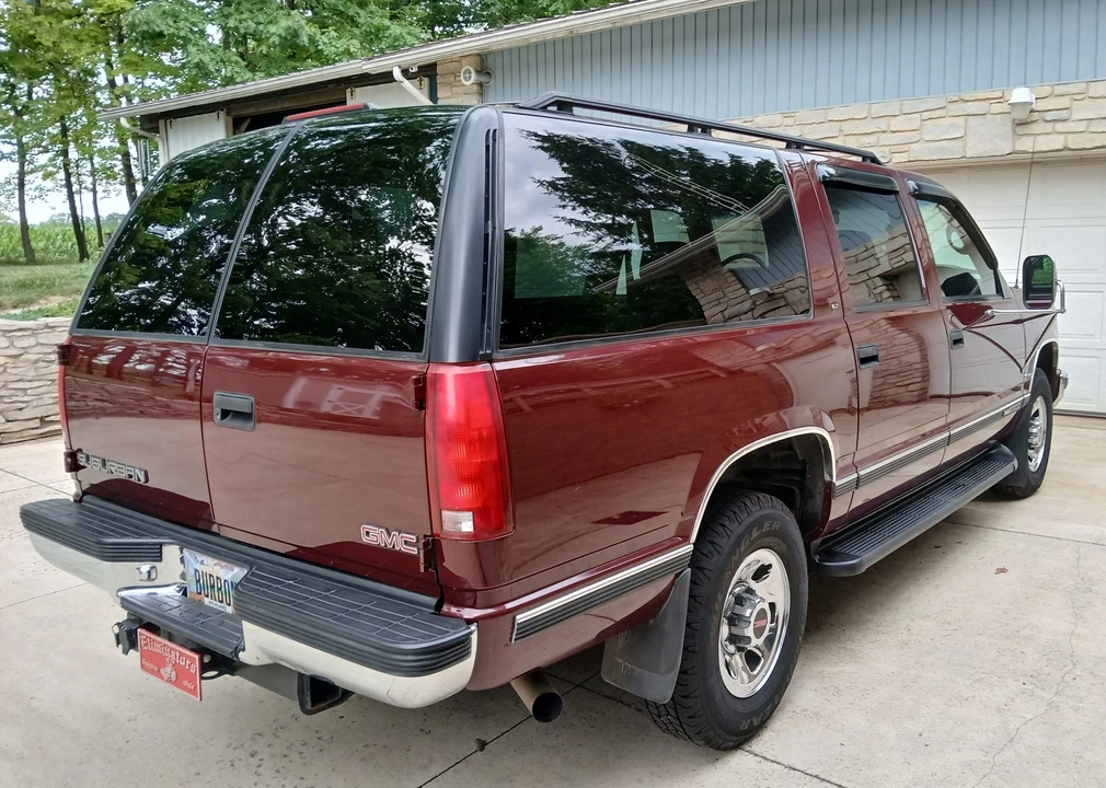 1998 GMC Suburban 8th Gen - Image 16 of 31