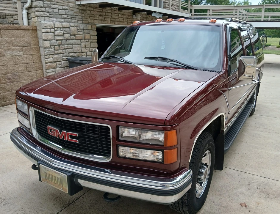 1998 GMC Suburban 8th Gen - Image 5 of 31