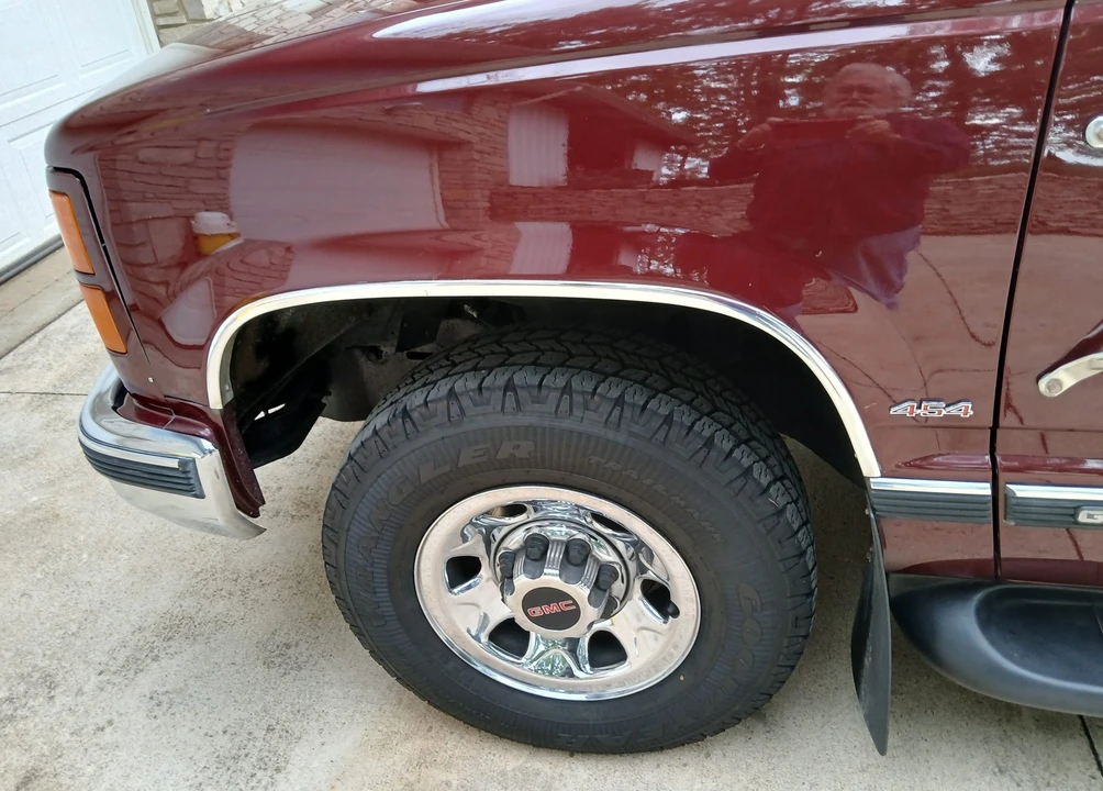 1998 GMC Suburban 8th Gen - Image 26 of 31