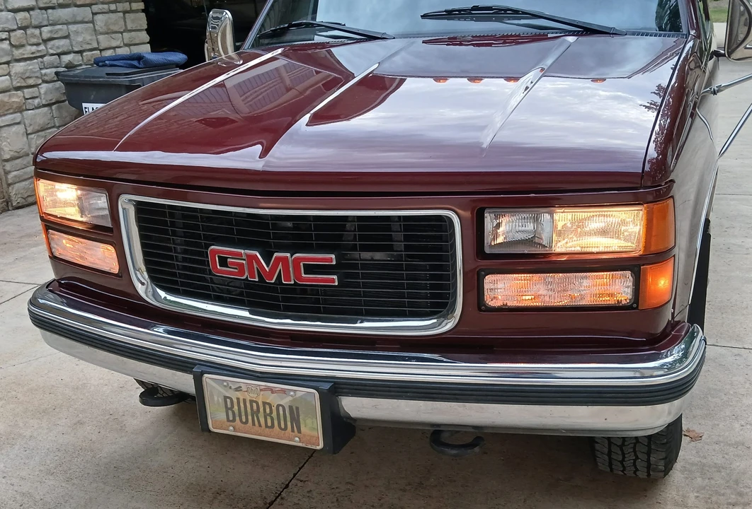 1998 GMC Suburban 8th Gen - Image 25 of 31