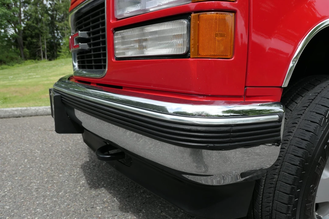 1998 GMC Suburban 8th Gen - Image 25 of 31