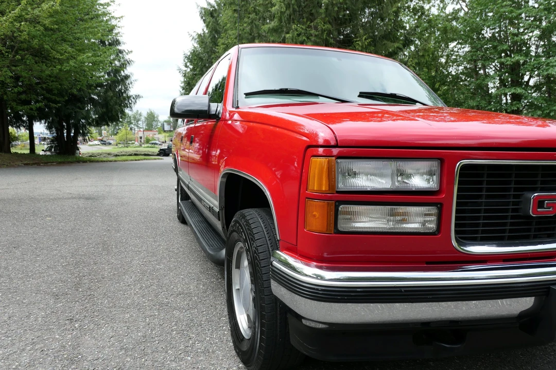 1998 GMC Suburban 8th Gen - Image 21 of 31