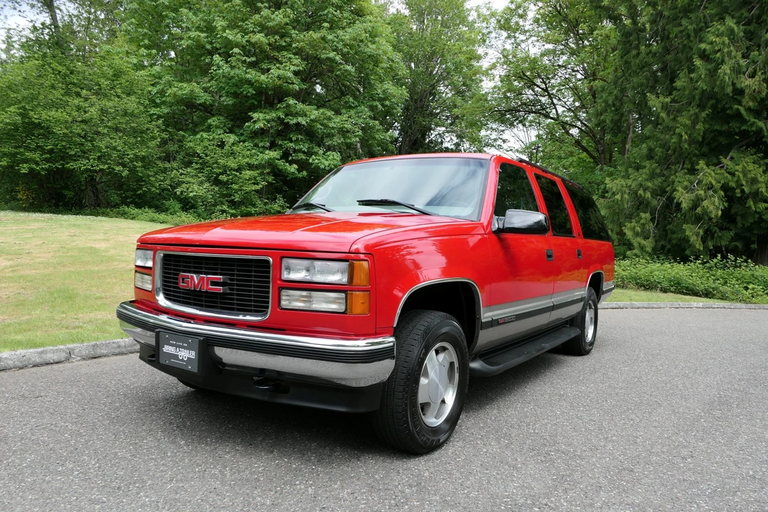 1998 GMC Suburban 8th Gen - Image 4 of 31
