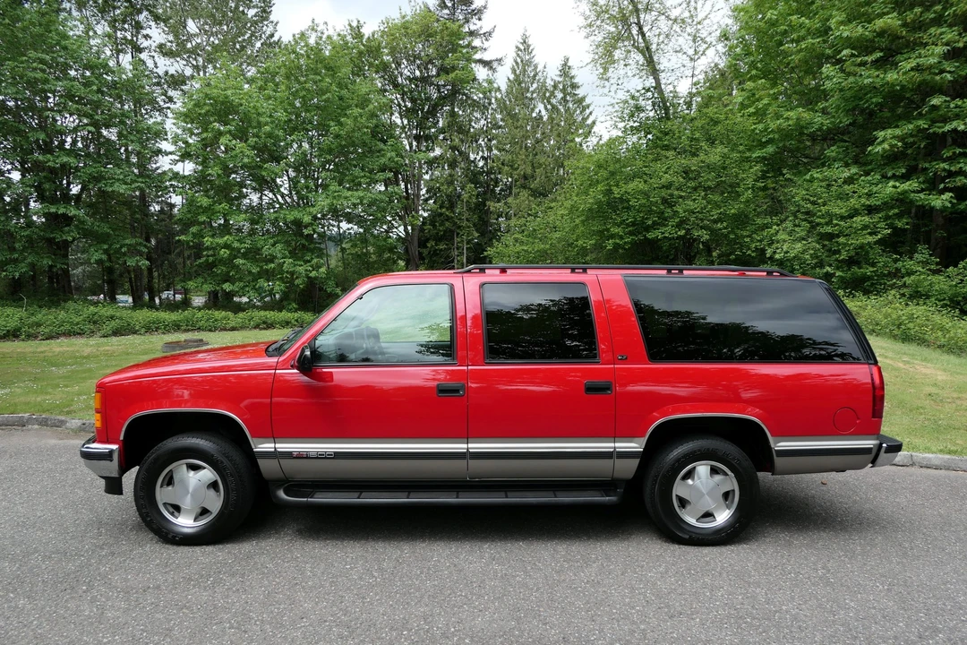 1998 GMC Suburban 8th Gen - Image 6 of 31