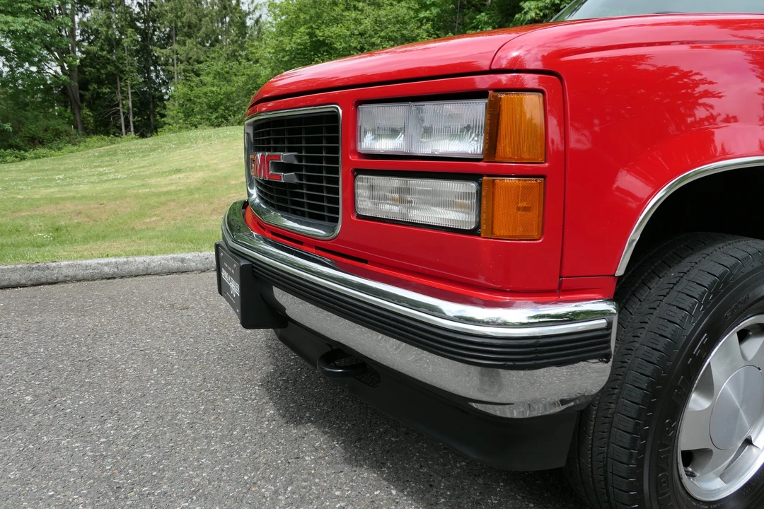 1998 GMC Suburban 8th Gen - Image 26 of 31