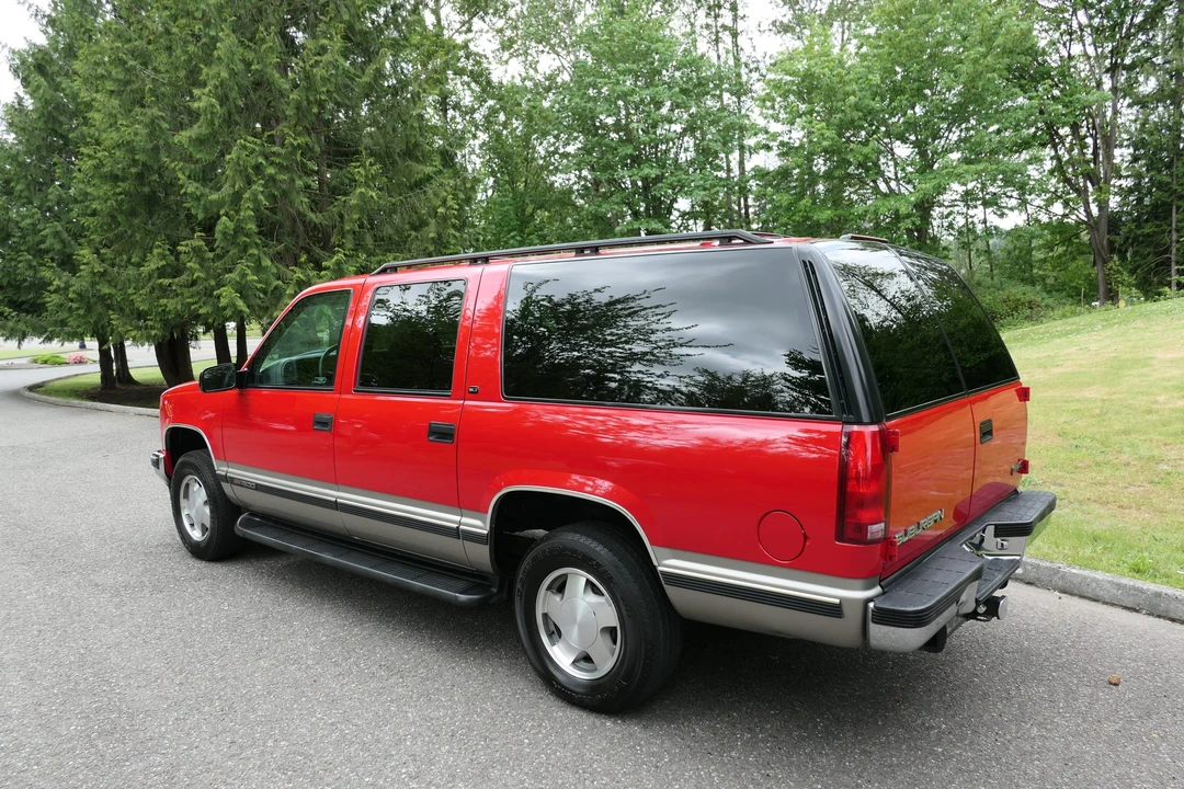 1998 GMC Suburban 8th Gen - Image 7 of 31