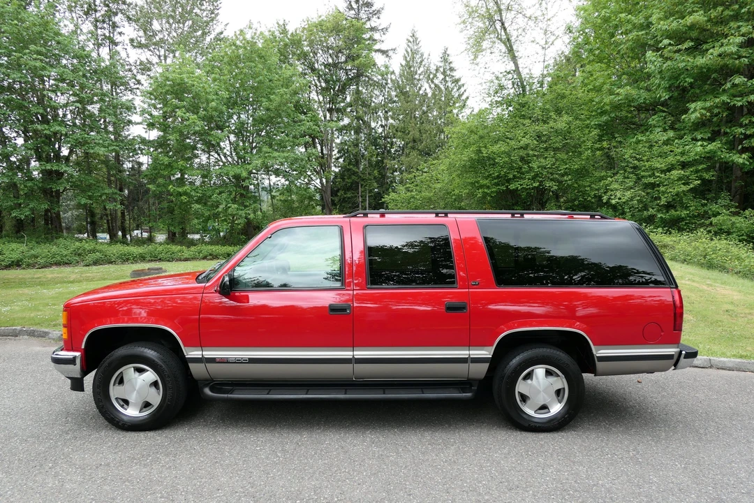 1998 GMC Suburban 8th Gen - Image 5 of 31