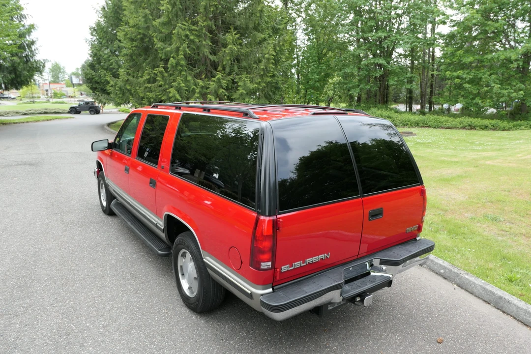 1998 GMC Suburban 8th Gen - Image 8 of 31