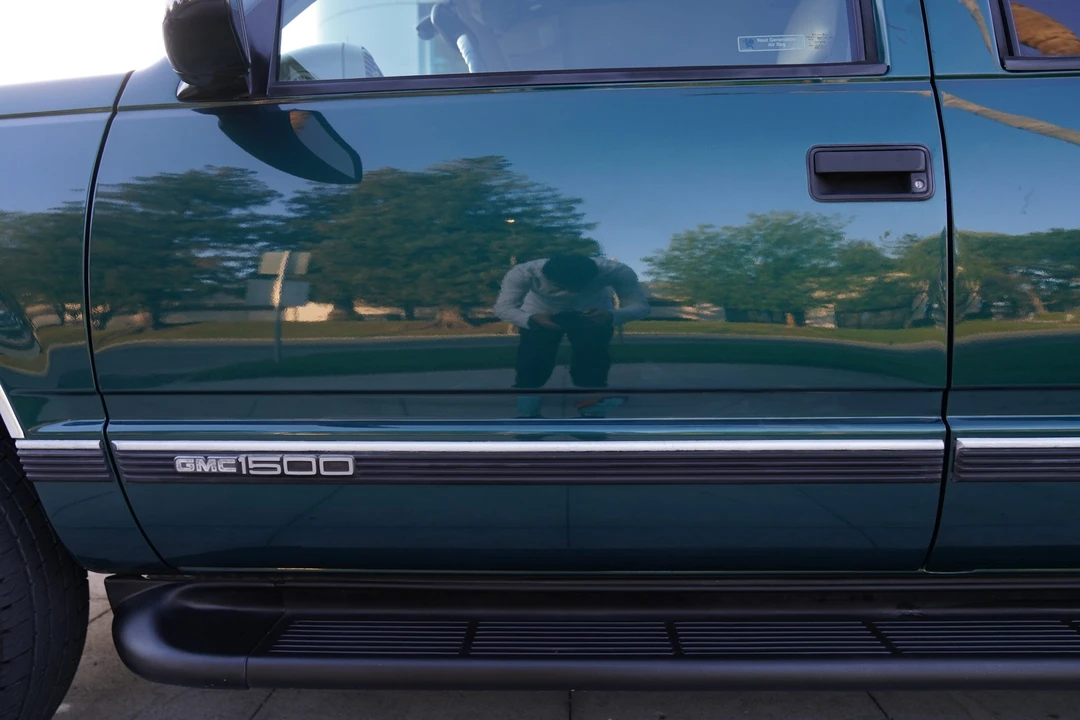 1998 GMC Suburban 8th Gen - Image 31 of 31
