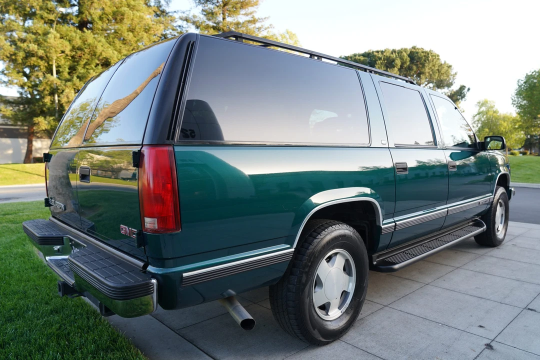 1998 GMC Suburban 8th Gen - Image 21 of 31