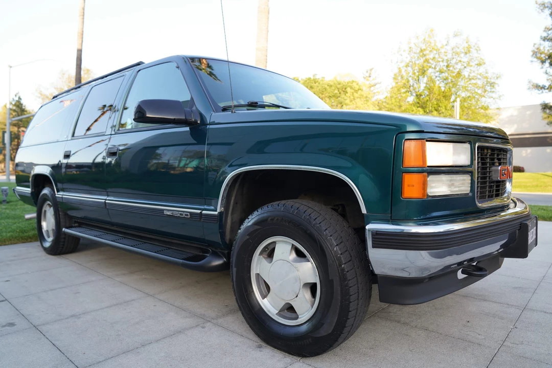 1998 GMC Suburban 8th Gen - Image 18 of 31