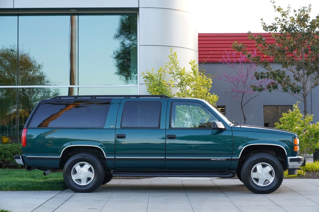 1998 GMC Suburban 8th Gen - Image 19 of 31