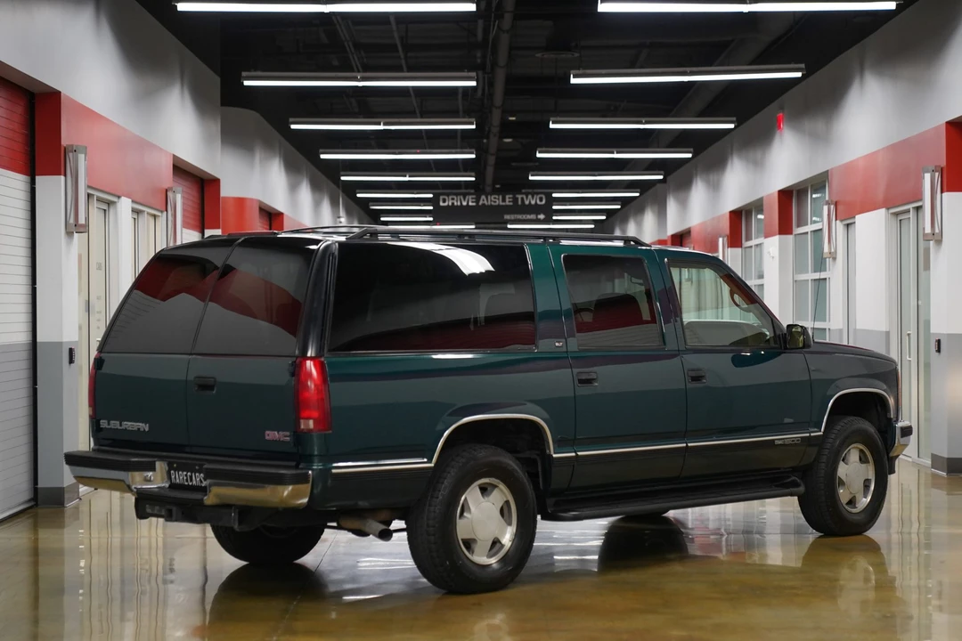 1998 GMC Suburban 8th Gen - Image 6 of 31