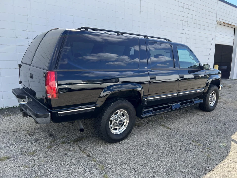 1998 GMC Suburban 8th Gen - Image 4 of 31