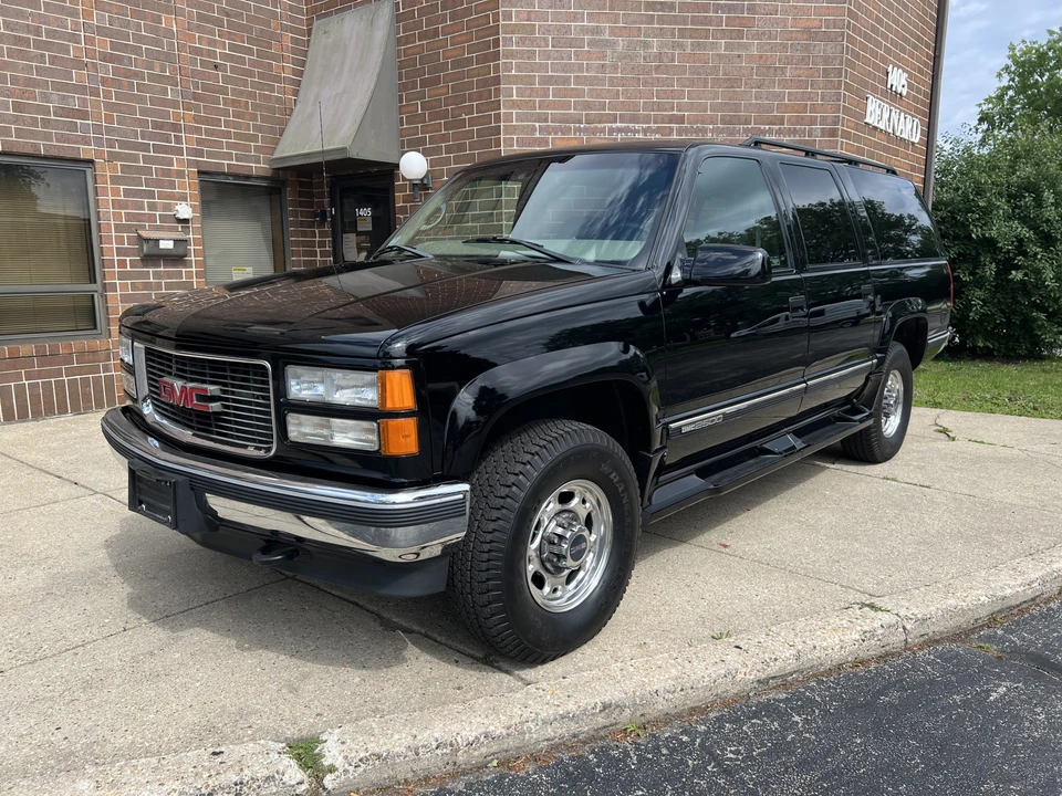 1998 GMC Suburban 8th Gen - Image 10 of 31