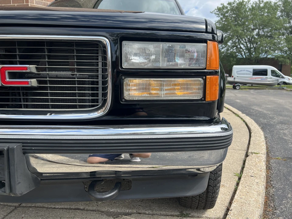 1998 GMC Suburban 8th Gen - Image 14 of 31