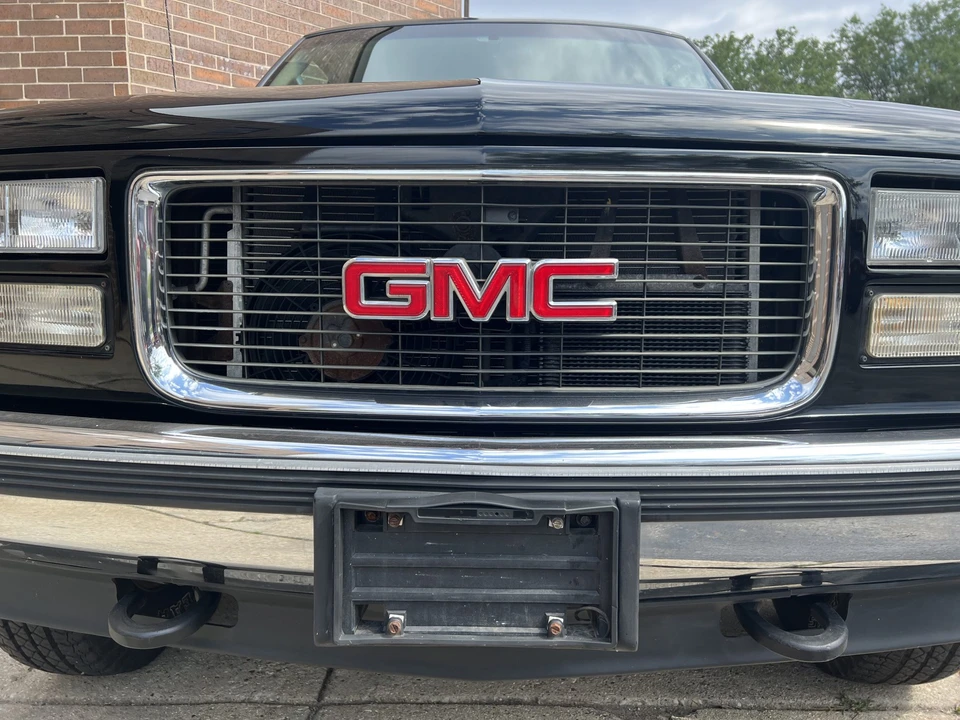 1998 GMC Suburban 8th Gen - Image 13 of 31