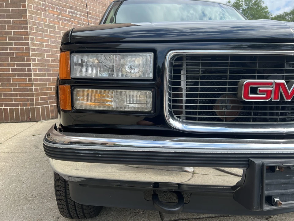 1998 GMC Suburban 8th Gen - Image 12 of 31