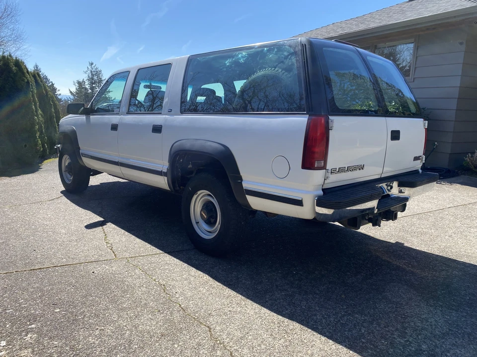 1998 GMC Suburban 8th Gen - Image 8 of 31