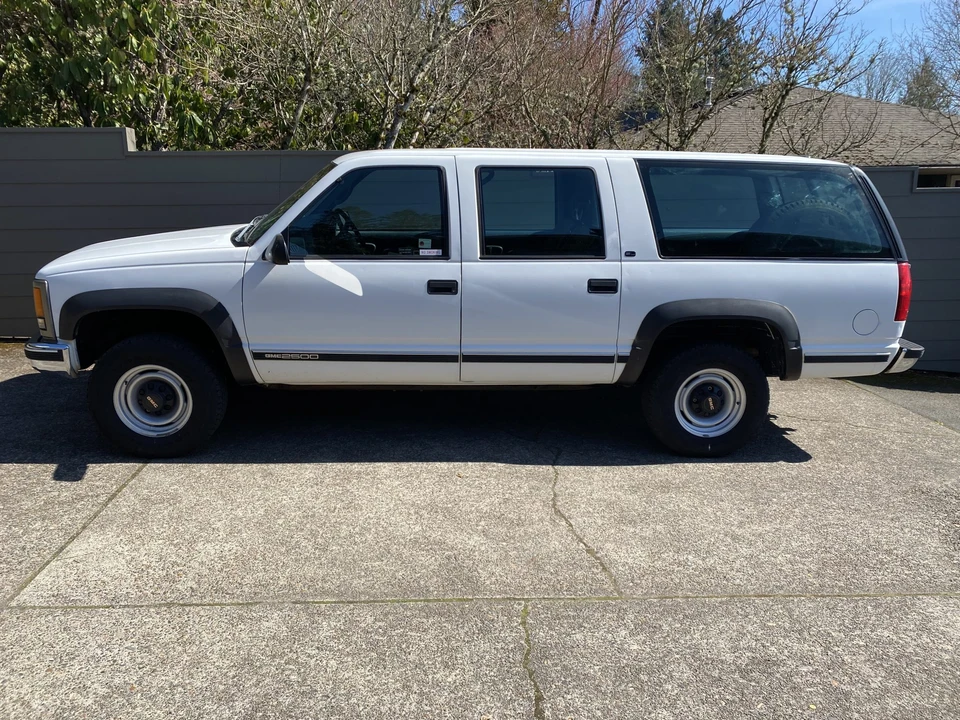 1998 GMC Suburban 8th Gen - Image 10 of 31