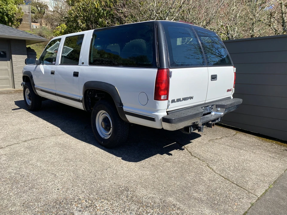 1998 GMC Suburban 8th Gen - Image 7 of 31