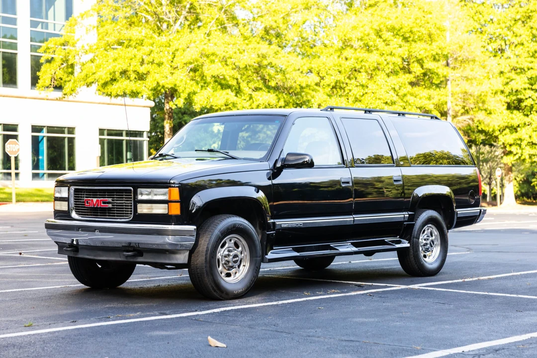 1998 GMC Suburban 8th Gen - Image 21 of 31